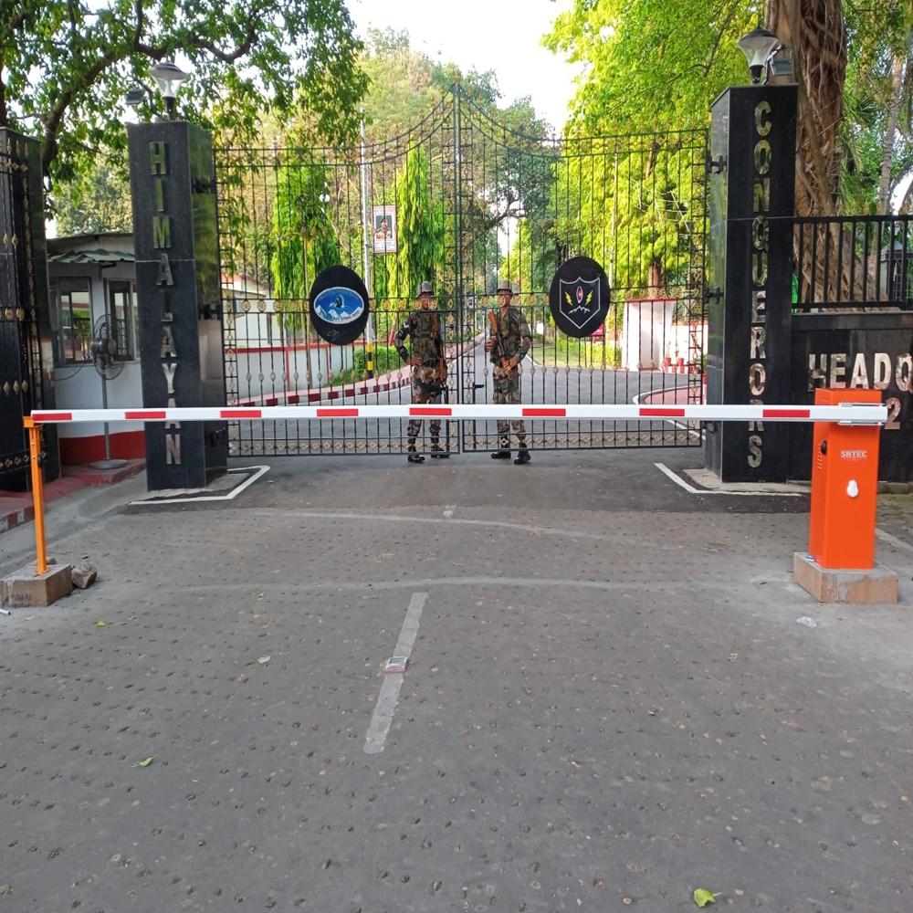 Parking Barrier Gate - Durable Metal Design | Manual Release, Radio Frequency Control, Led Light Options, Obstacle Reversing, Vehicle Loop Detector Support