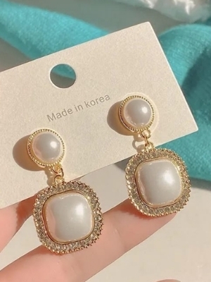 Elegant Pearl Drop Earrings With Rhinestone Detailing - Color: White And Gold Tone