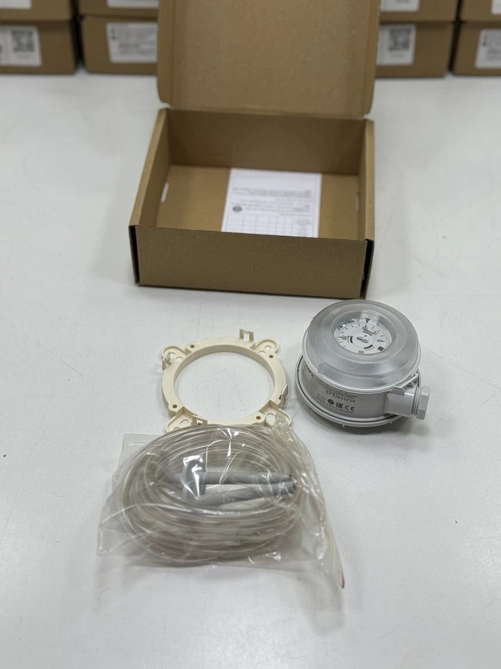 Schneider Electric SPD910-300Pa Differential Air Pressure Switch.