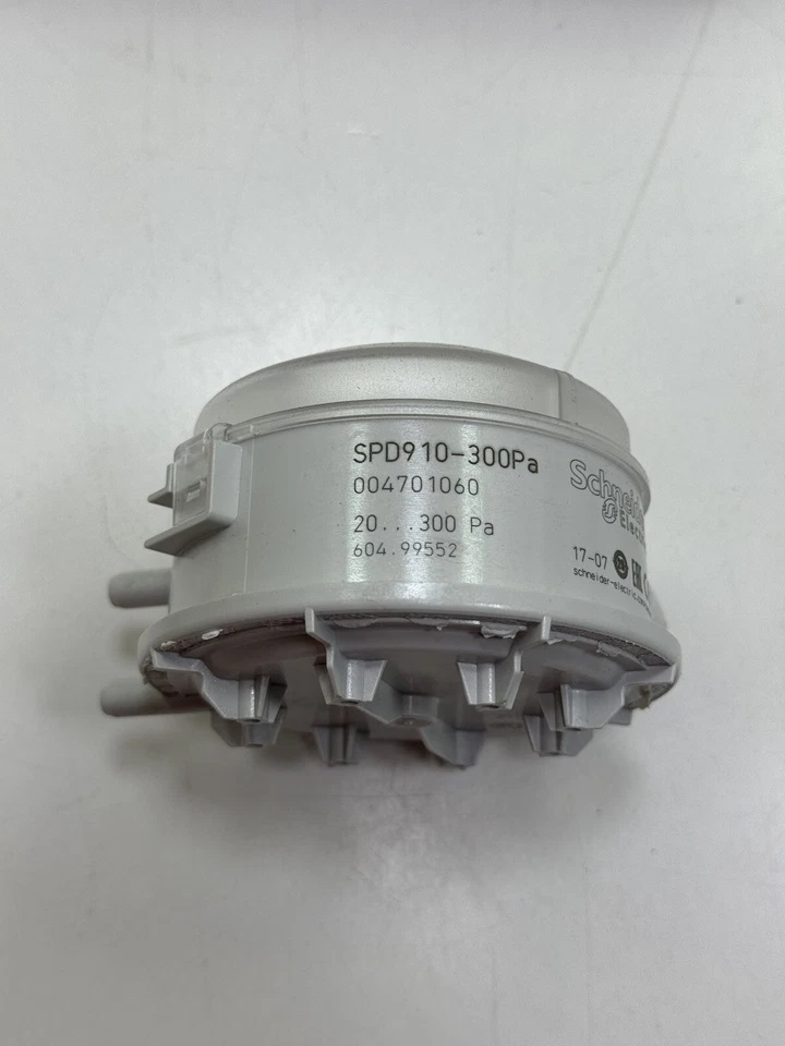 Schneider Electric SPD910-300Pa Differential Air Pressure Switch.
