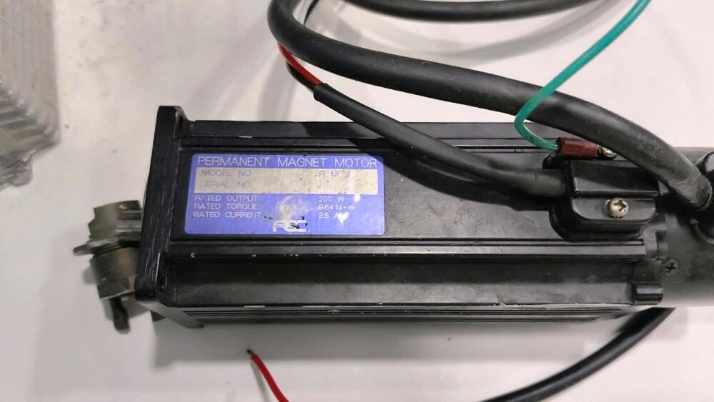 Fuji Electric Permanent Magnet Servo Motor 200W 0 64 Nm 2 6A AC Servo Motor