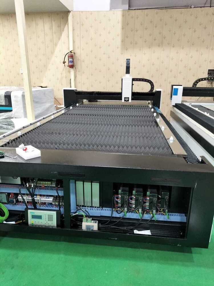 CNC Laser Cutting Oscillating Knife Cutting Machine