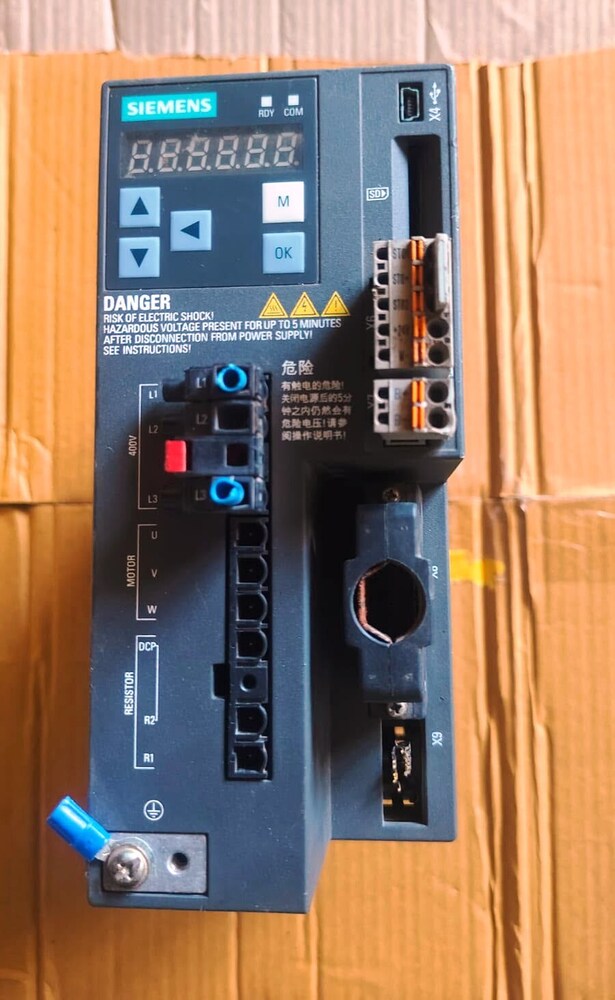 Siemens SINAMICS V90 Servo Drive 400V 3 Phase AC Servo Drive ConverterGenuine Siemens SINAMICS V90 Servo Drive (400V 3-Phase AC) Ready Stock