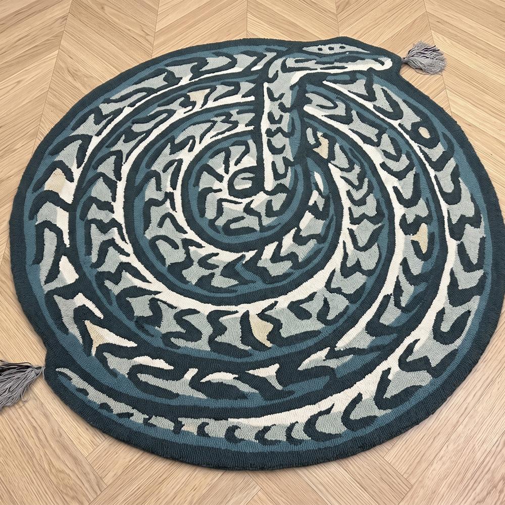 Handmade Round Snake Pattern Tufted Rug with Tassels for Bathroom and Home Decor