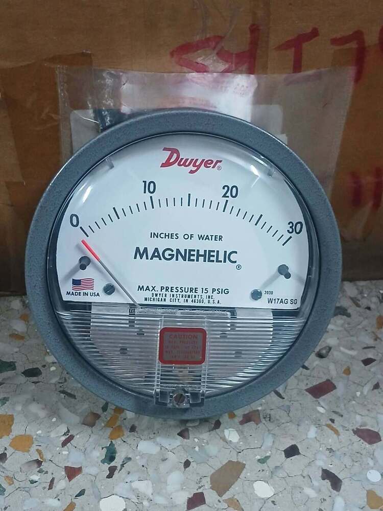 Dwyer Series 2000 Magnehelic Differential Pressure Gauge Range 0-30 Inch Of Water
