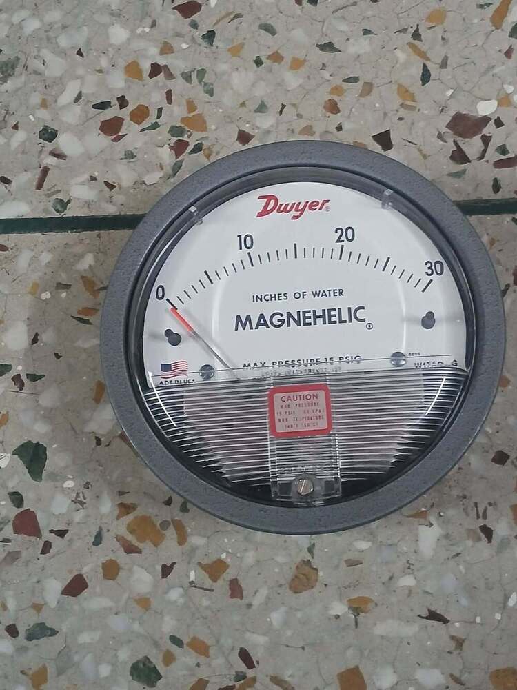 Dwyer Series 2000 Magnehelic Differential Pressure Gauge Range 0-30 Inch Of Water