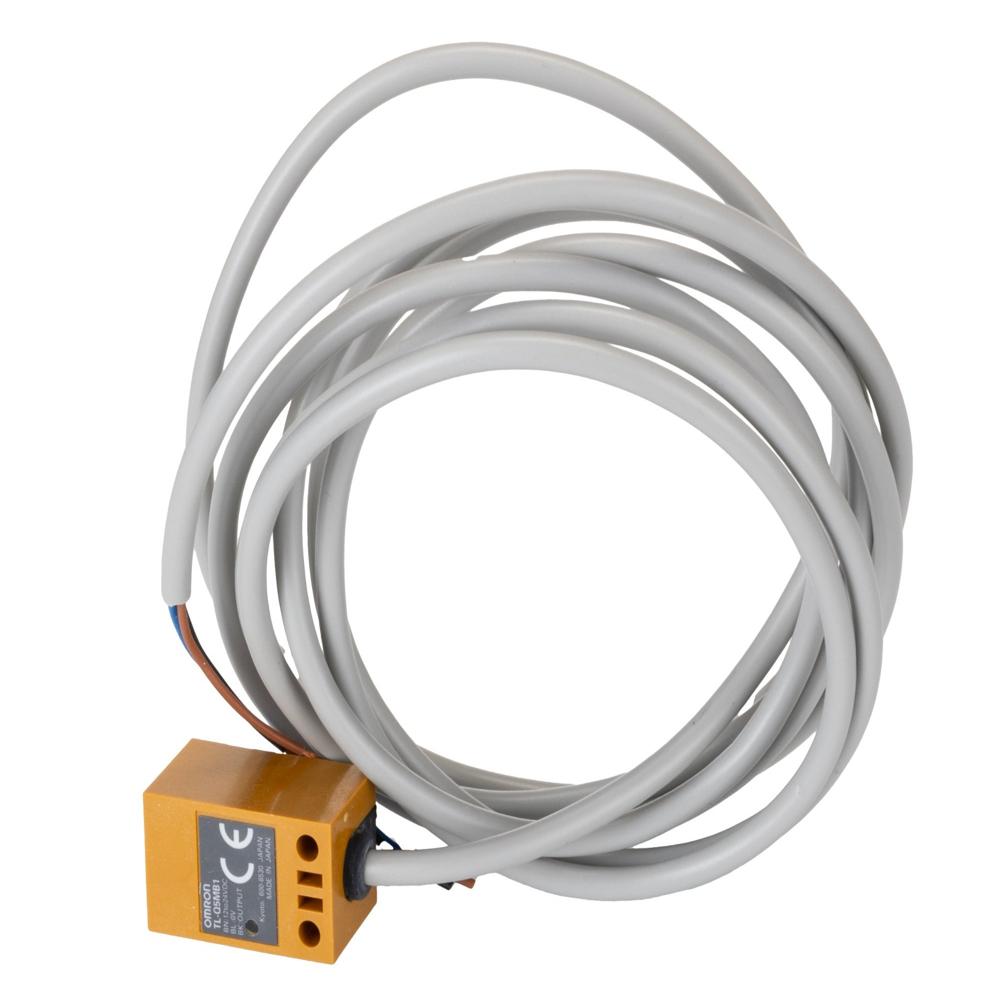 Omron E2b Cylindrical Proximity Sensor
