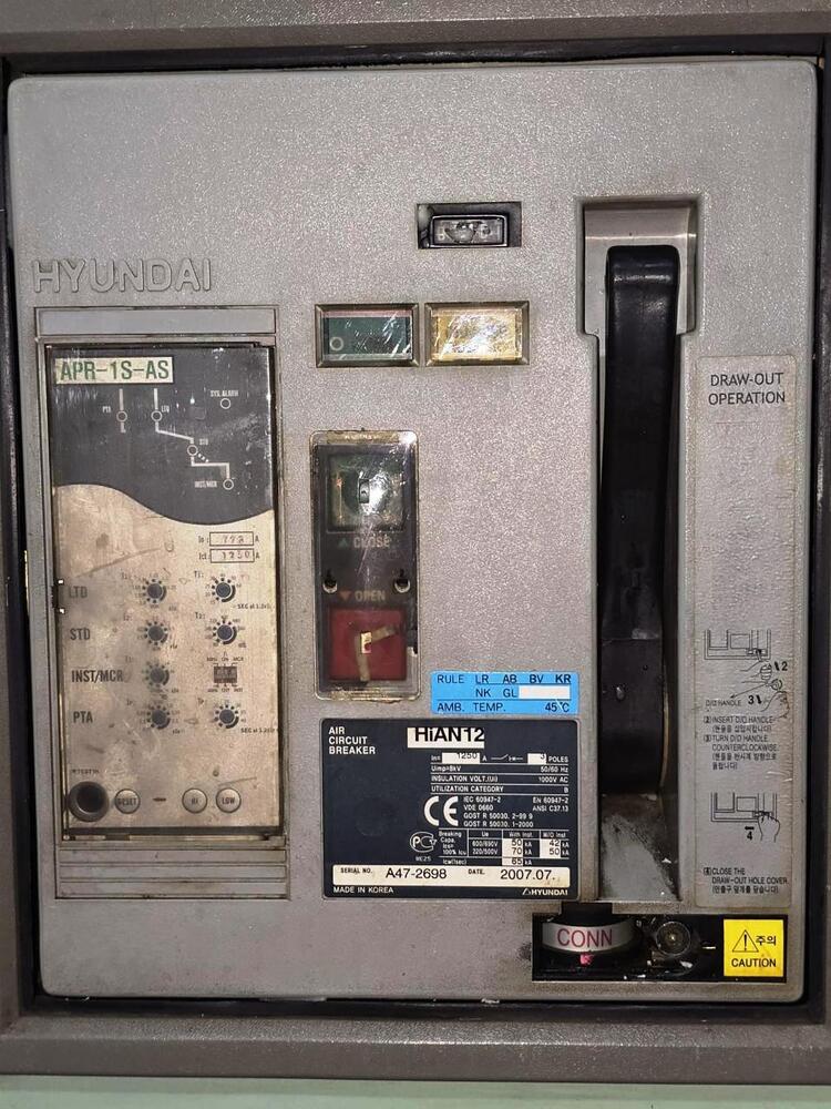 Hyundai Hian12 Air Circuit Breaker 1250A 3 Pole Draw Out Acb Apr 1S As - Load Capacity: 65Ka At 220/500V Ac | 50Ka At 600/690V Ac