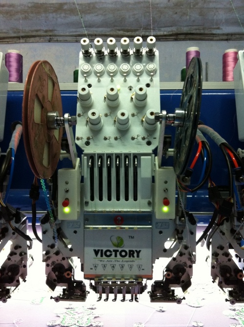 डबल सिक्विन कढ़ाई मशीन