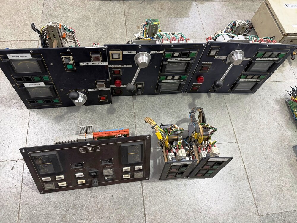 Marine Bow Thruster Console Assembly - Voltage: Dc 24V Control Power Supply / 115V Ac Instrument Supply