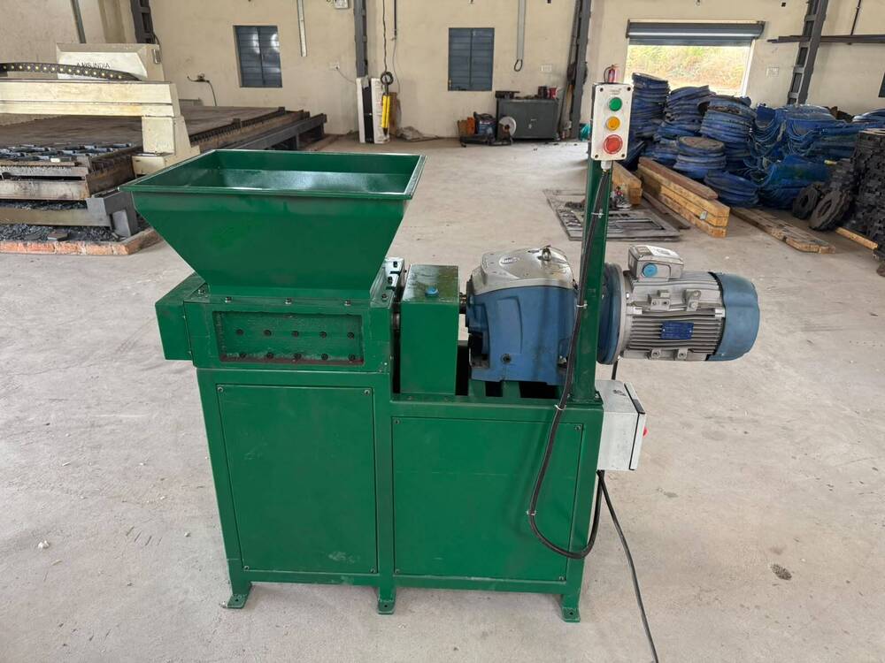 Plastic Film Shredder - Automatic Grade: Automatic
