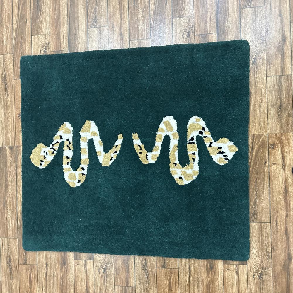 Hand Tufted Snake Design Wool Rug Dark Green Animal Pattern Handmade Carpet for Modern Living Room Bedroom Decor