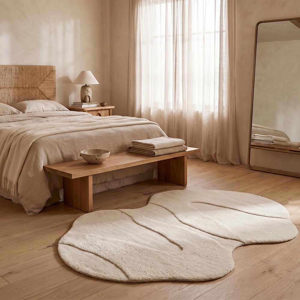 Handmade Modern Irregular Curved Organic Shape Tufted Wool Rug - Cream White