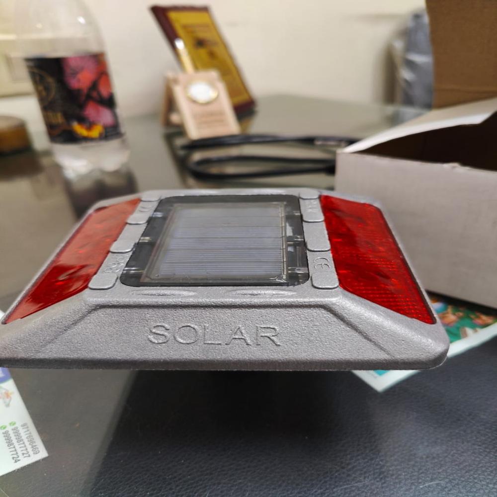 Solar Road Studs - Automatic Grade: Manual