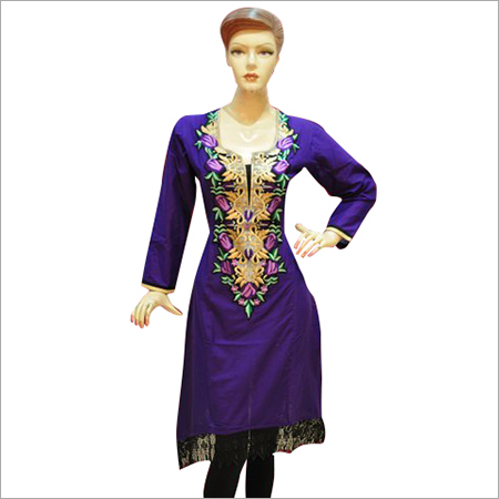 महिलाओं के फैशन कुर्तियां