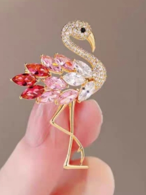 Blush Crystal Flamingo Brooche - Color: Gold