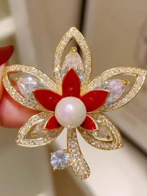 Elegant Blossom Pearl Brooch - Color: Gold