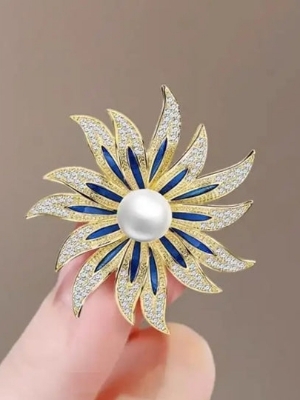 Royal Pearl Bloom Brooch A Elegant Floral Statement Pin - Color: Gold