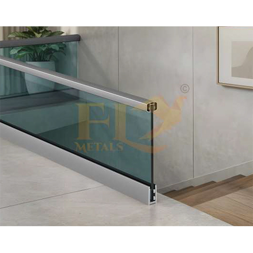 Continue Penal C-9 Railing System