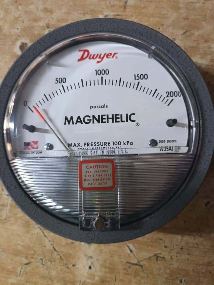 Dwyer Magnehelic Differential Pressure Gauge Range 0 TO 2000 Pascal