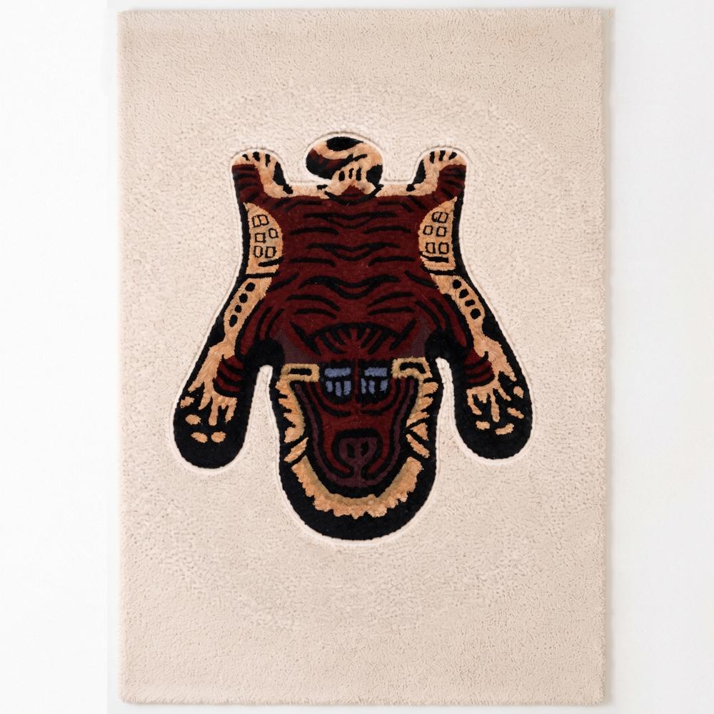 please make the taital Handmade Tiger Shape Wool Tufted Rug for Living Room Decor Custom Animal Design Carpet