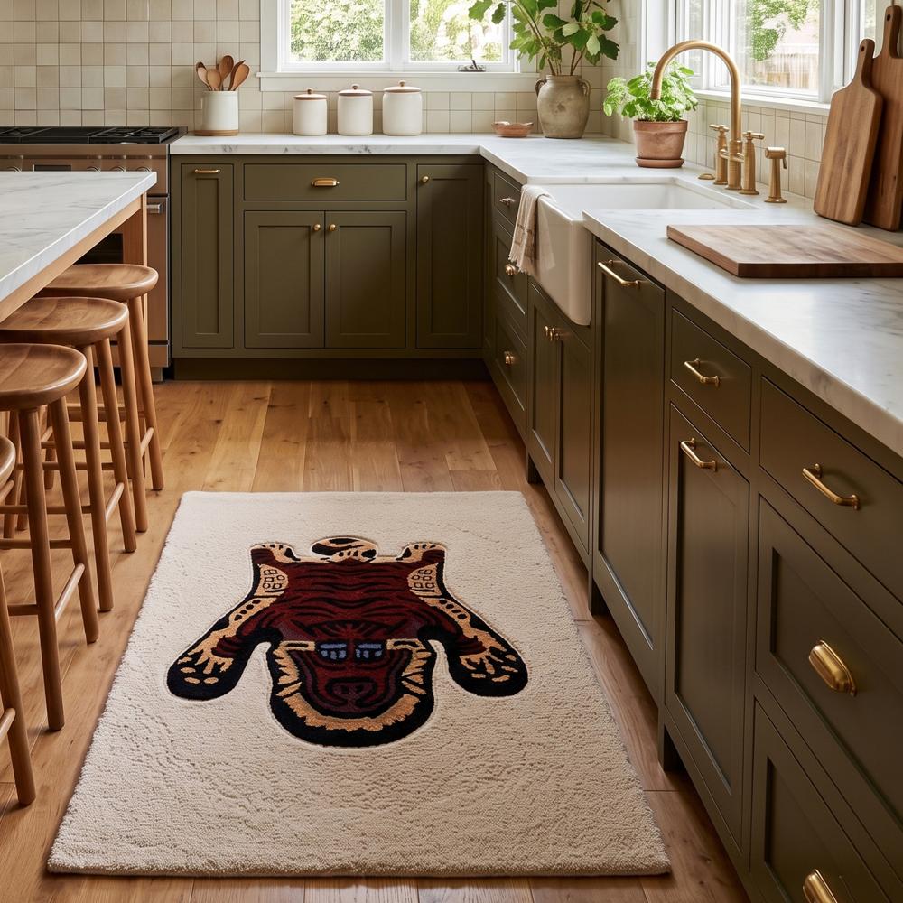 please make the taital Handmade Tiger Shape Wool Tufted Rug for Living Room Decor Custom Animal Design Carpet