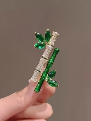 Emerald Bamboo Crystal Brooch A Elegant Luxury Statement Pin - Size: Standard