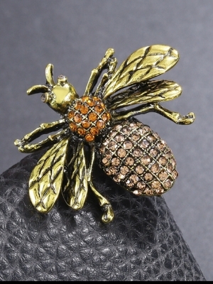 Vintage Crystal Bee Brooch - Color: Gold