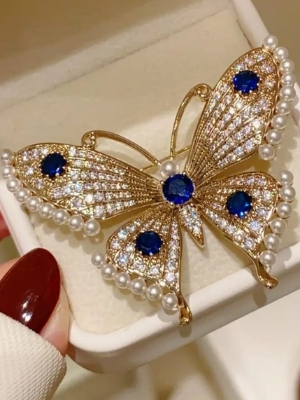 Royal Pearl Sapphire Butterfly Brooch - Color: Gold