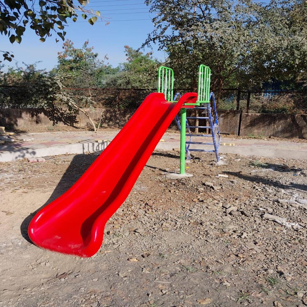 Plastic Playground Slide - Age Group: 5-12