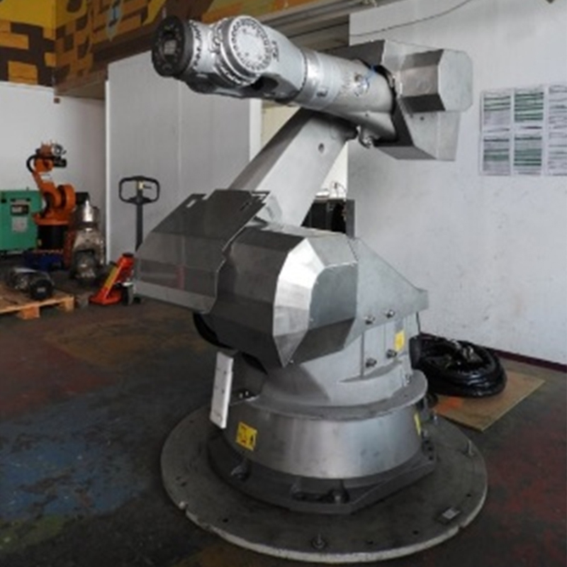 DSCN0690 KUKA KR QUANTEC Foundry