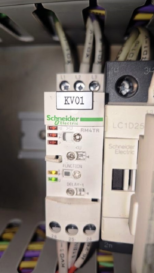 Schneider Electric RM4TR 3-Phase Measurement Voltage Control Relay