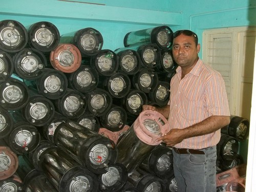 सिरप टैंक गोदाम