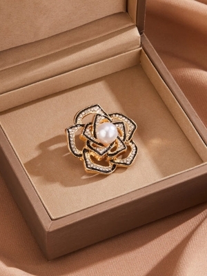 Elegant Floral Pearl Brooch A   Timeless Luxury Statement Pin - Color: Gold