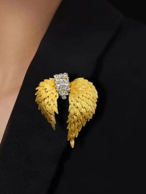Golden Angel Wings Crystal Brooch Pin - Color: Gold