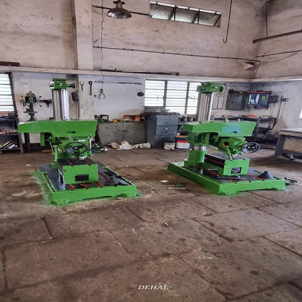 Industrial Radial Drilling Machine