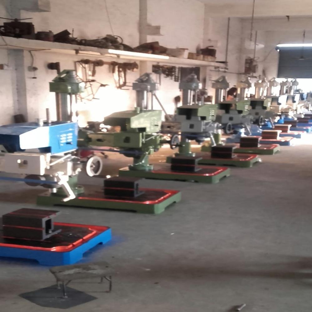 Industrial Radial Drilling Machine