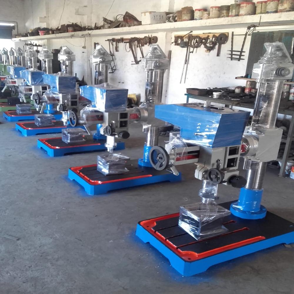 Industrial Radial Drilling Machine