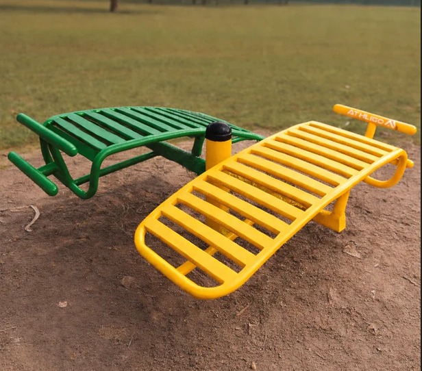 Outdoor Gym Sit Up Board Station
