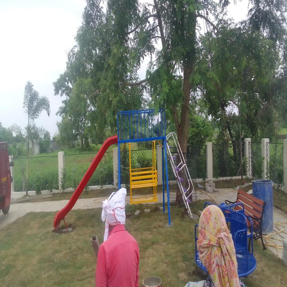 Party Swing With Slide
