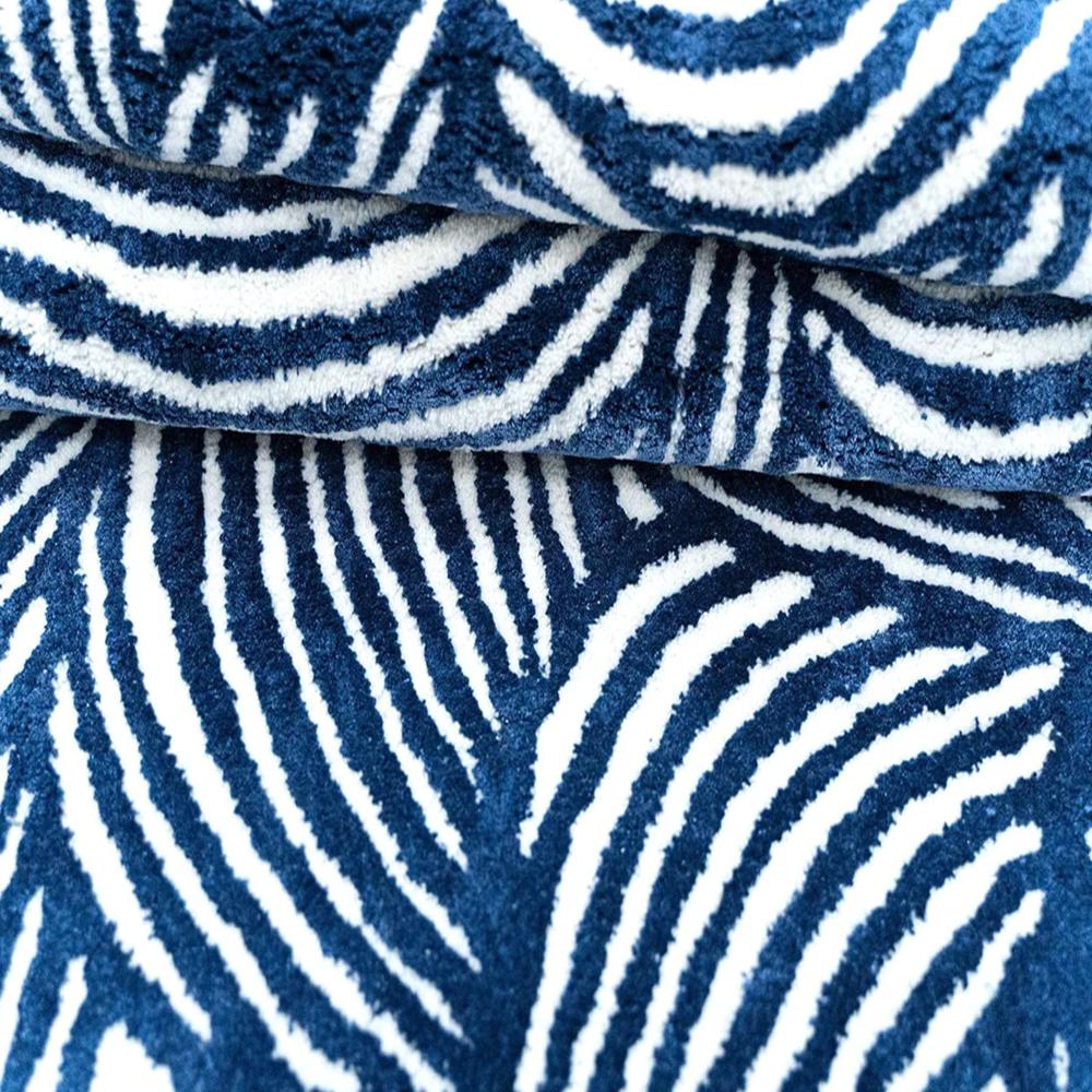 Round Blue and White Abstract Pattern Handmade Area Rug for Modern Home Decor