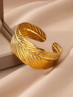 Leaf Design Cuff Bracelet For Women - Color: Gold