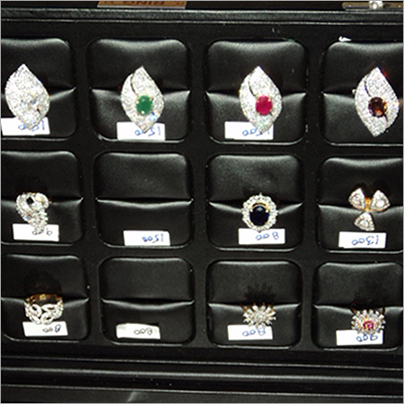 अमेरिकन डायमंड सफेद अंगूठियाँ