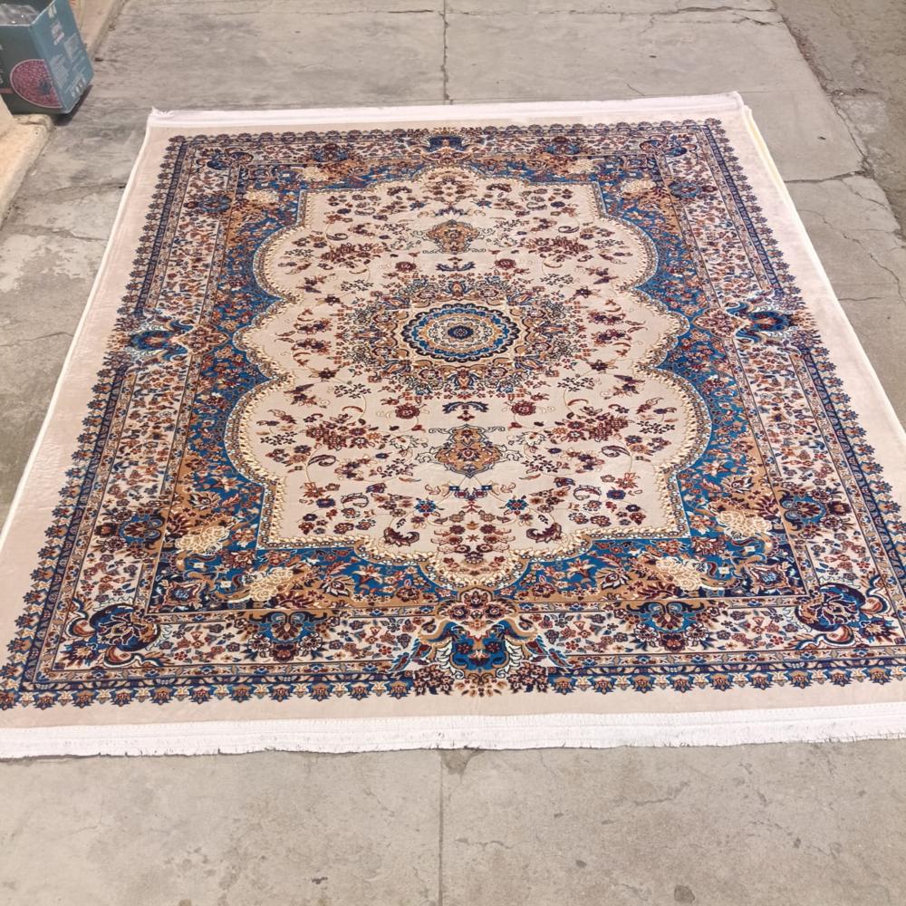 Modern Machine Made Carpet