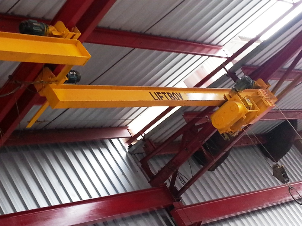Underslung EOT Crane