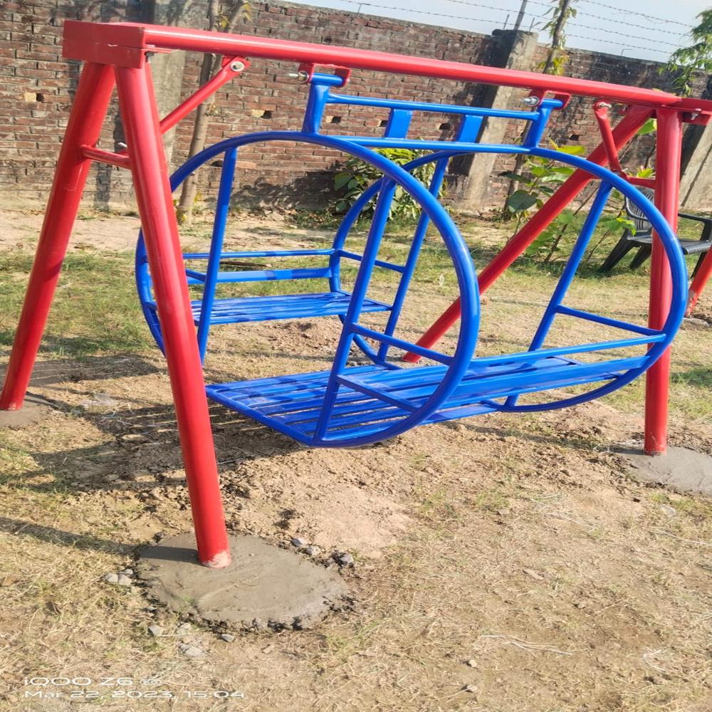 Circular Swing 4 Seater - Age Group: 2-14