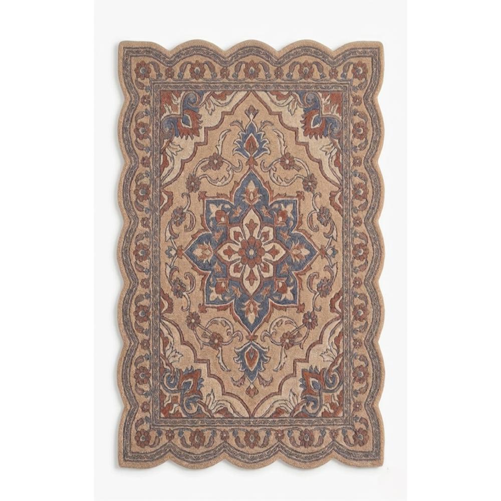 Scalloped Floral Wool Rug