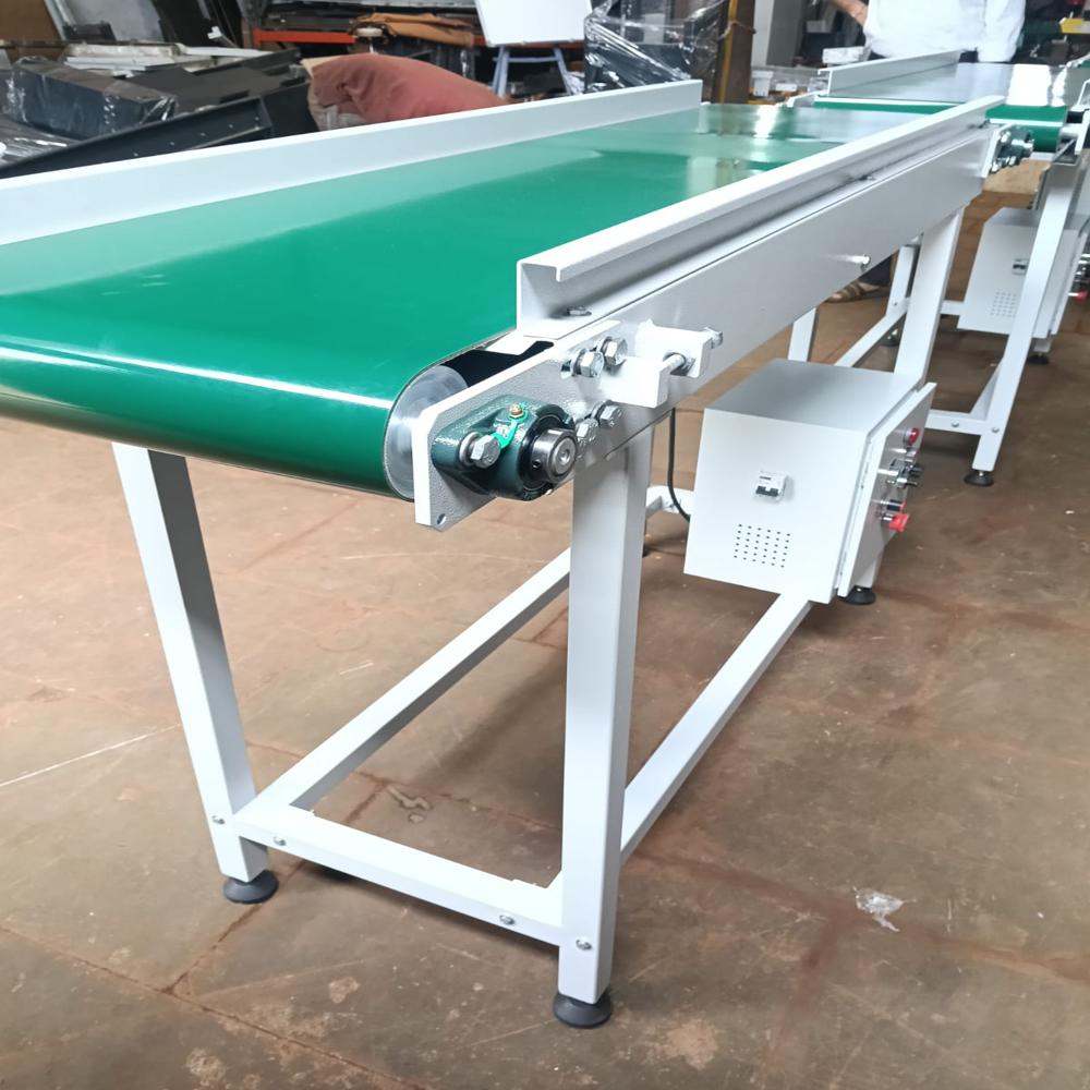 Flast belt conveyor system