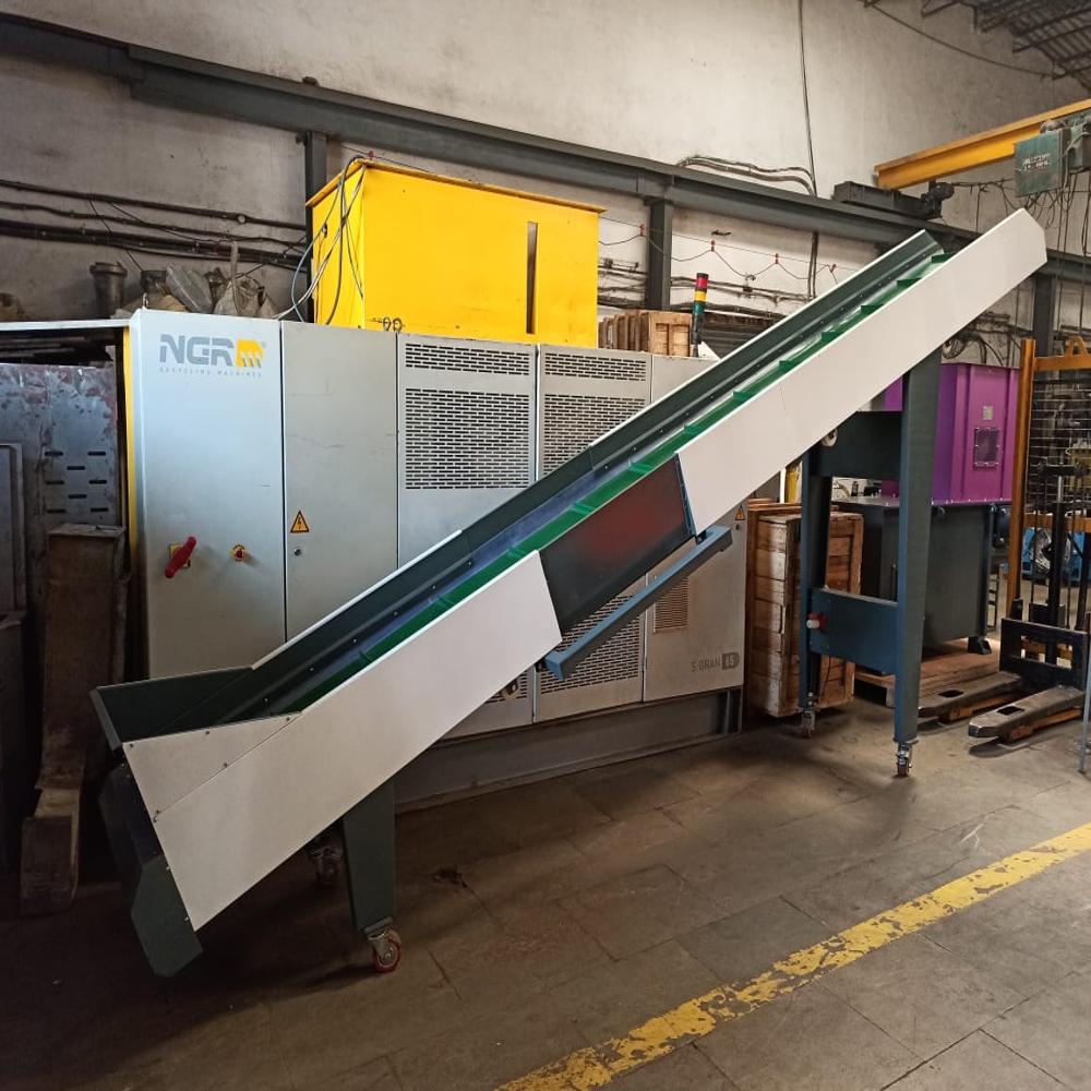 Cleated inclined Belt Conveyor