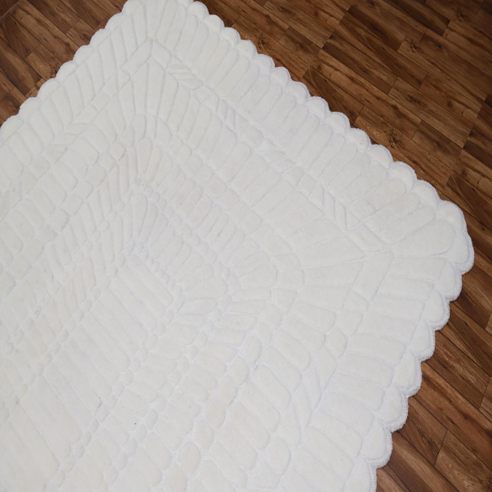 White Minimalist Tufted Rug